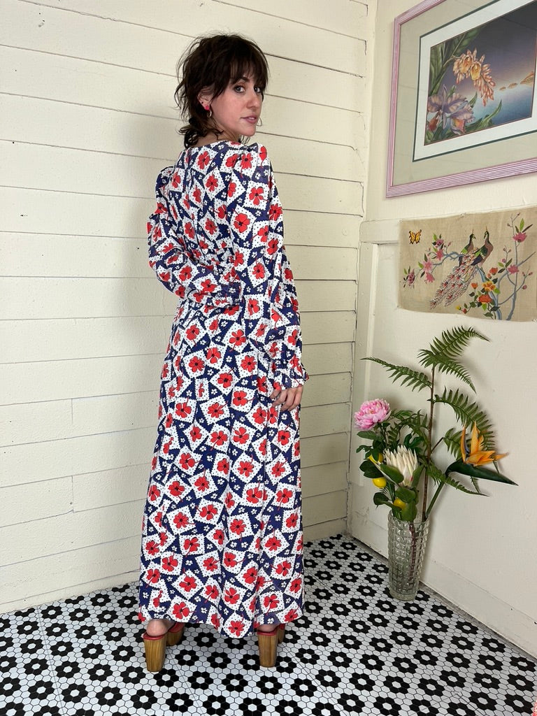 1970s EMPIRE WAIST LONG SLEEVE FLORAL PATTERNED PATCHWORK DRESS
