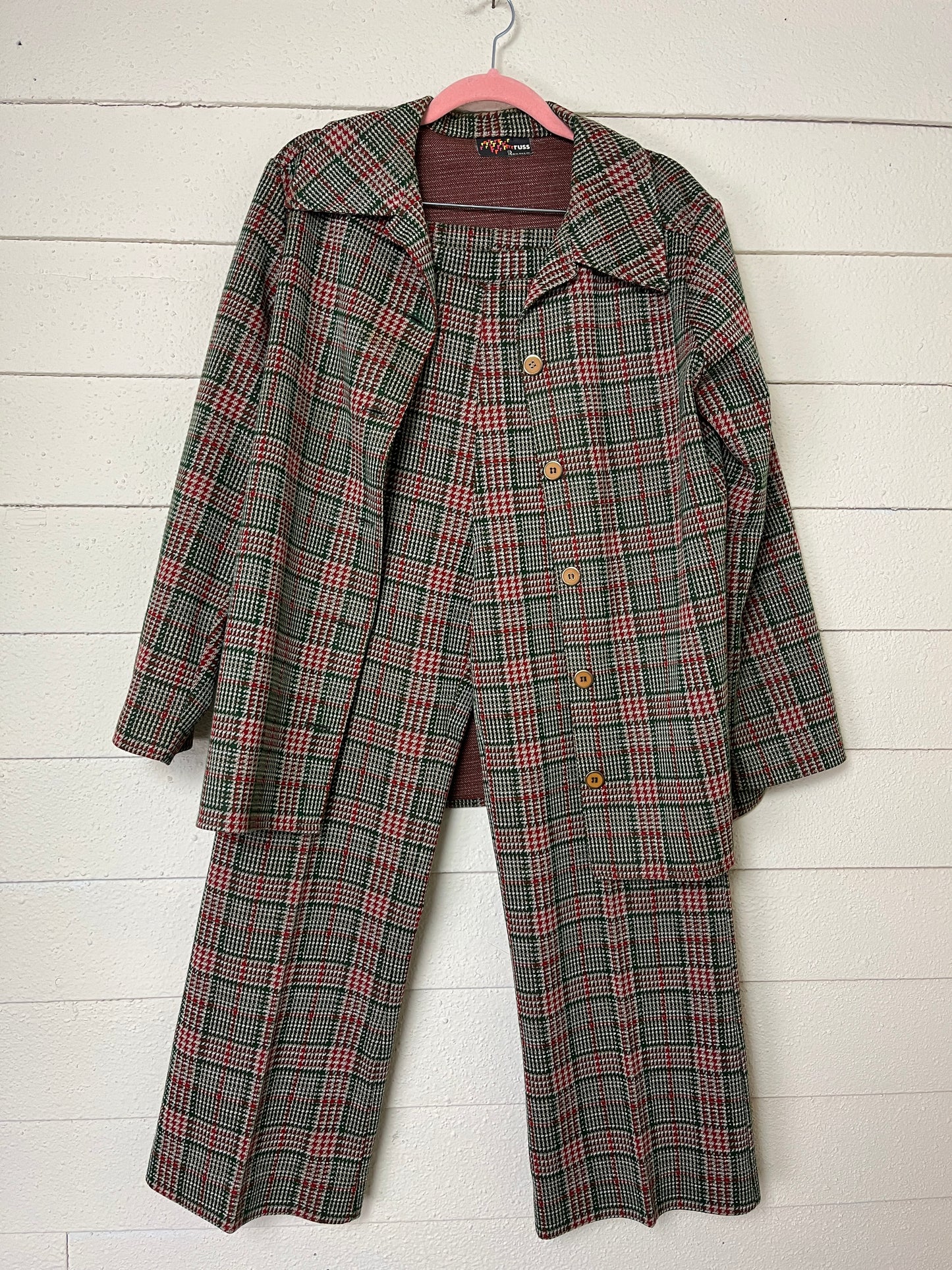 1970s RRRUSS PLAID CHORE COAT AND ELASTIC WAIST PANT SET GREEN AND RED - size med to large